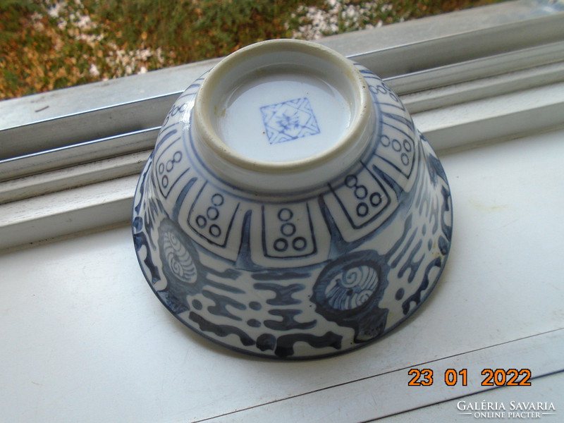 Antique swatow zhangzhou hand painted blue white bowl