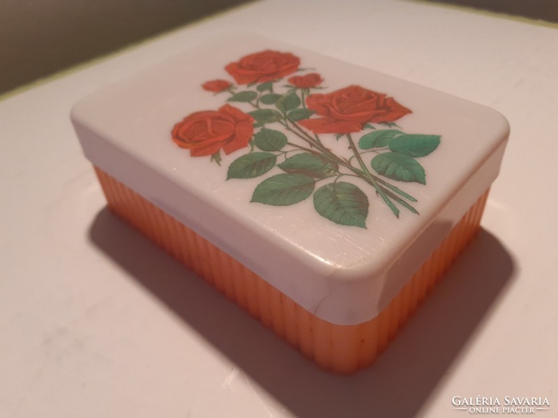 Retro műanyag szappantartó régi rózsás szappanos doboz