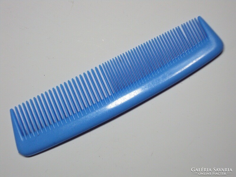 Retro plastic comb - made in England - from the 1970s-1980s