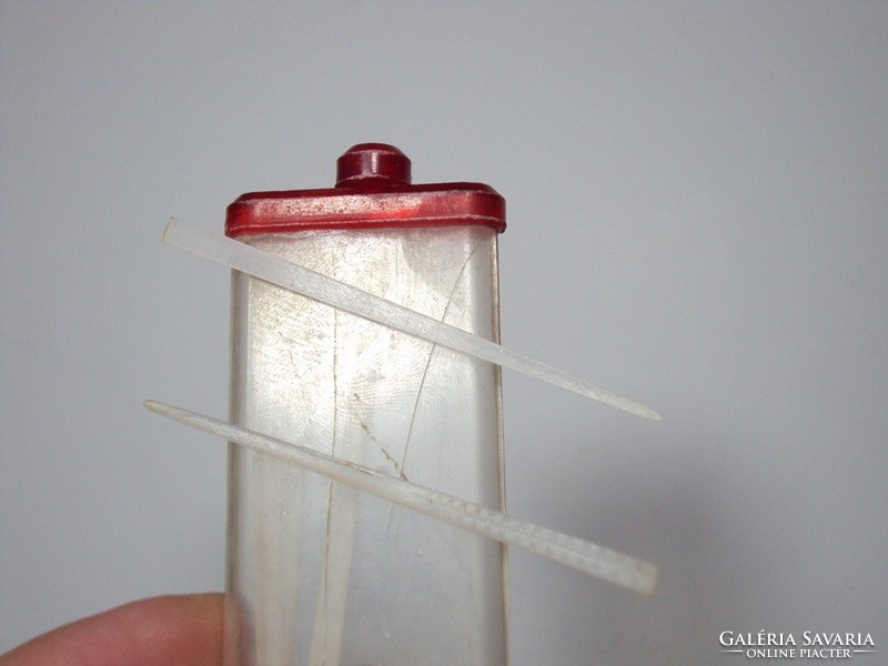 Retro műanyag fogpiszkáló fogvájó tartó 1970-80-as évekből