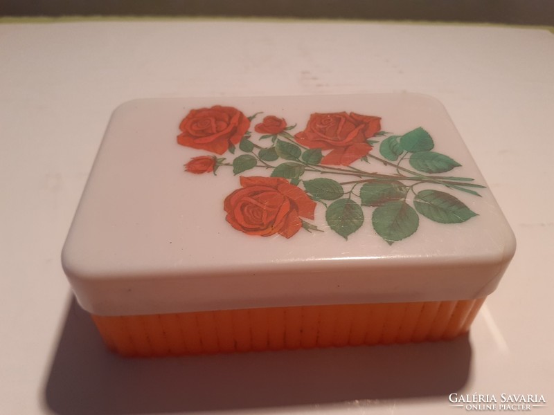 Retro műanyag szappantartó régi rózsás szappanos doboz