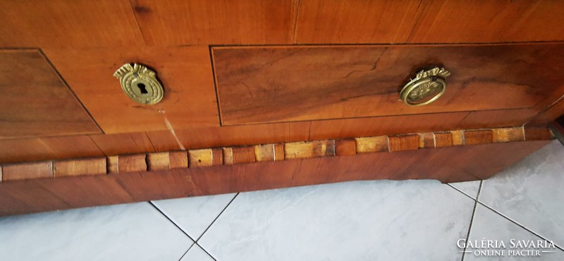 Biedermeier chest of drawers