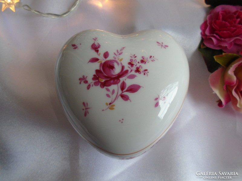 Rózsás  porcelán bon-bonier, gyűrűtartó, dísztárgy.