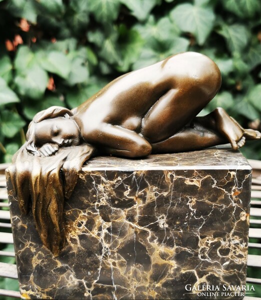 Resting female act - bronze sculpture