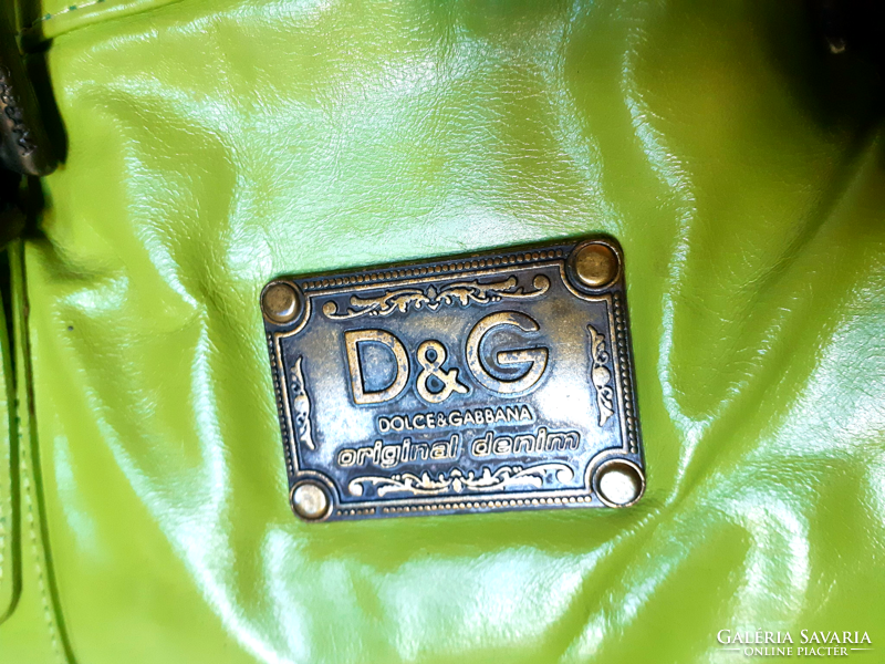 Csodálatos Dolce & Gabbana táska pisztácia színben, hibátlan állapot
