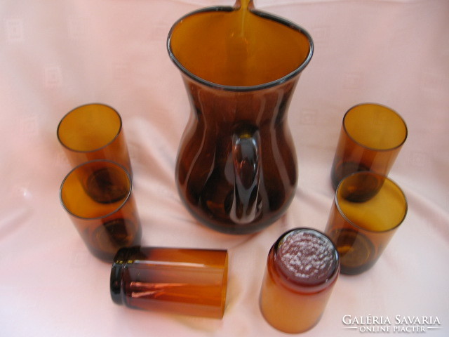 Amber glass set with 6 sangria jugs