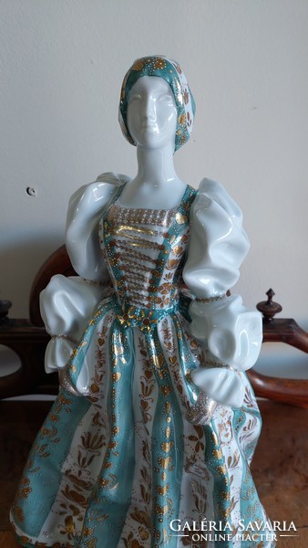 Noble lady of Herend in dress - 43 cm - designed by sculptor Imre Schrammel