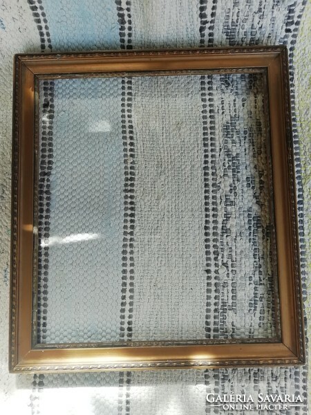 Antique small wooden picture frame for sale in good condition,