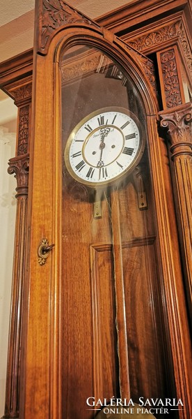 A giant wall clock