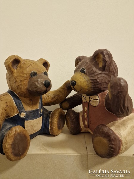 Beautiful pair of old bears