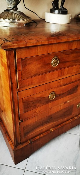 Biedermeier chest of drawers