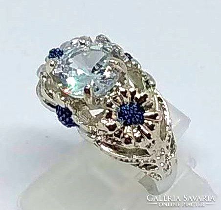 925-s silver plated gyűrű, CZ kővel, kék tónusú margaréta díszítéssel
