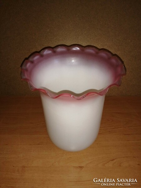 A glass lampshade with a frilled edge is 21 cm long