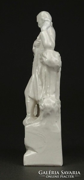 1F478 Dankó Pista porcelán szobor talapzaton 13 cm