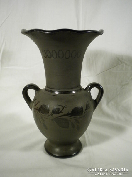 U157 old black earthenware frilled vase