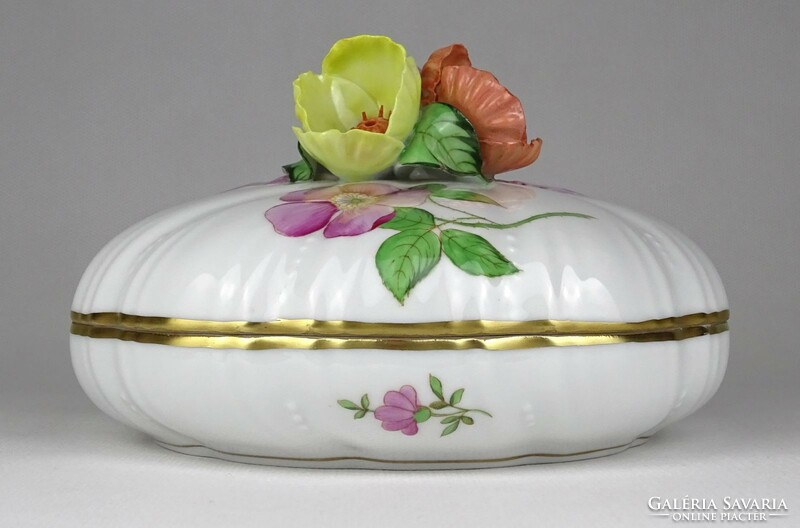 1G259 large Herend porcelain bonbonier with three flowers