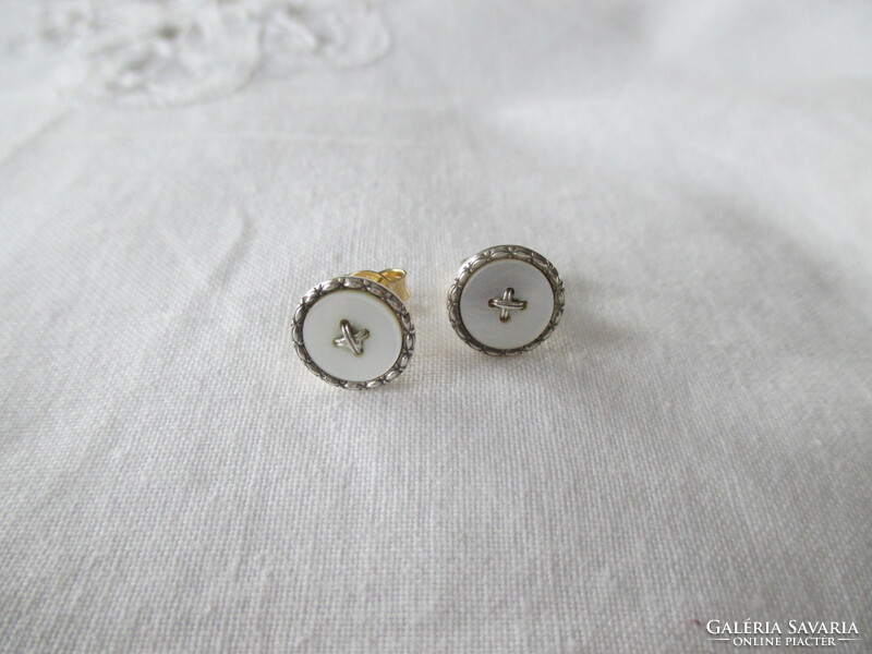 A very charming pair of gold earrings with mother-of-pearl and silver