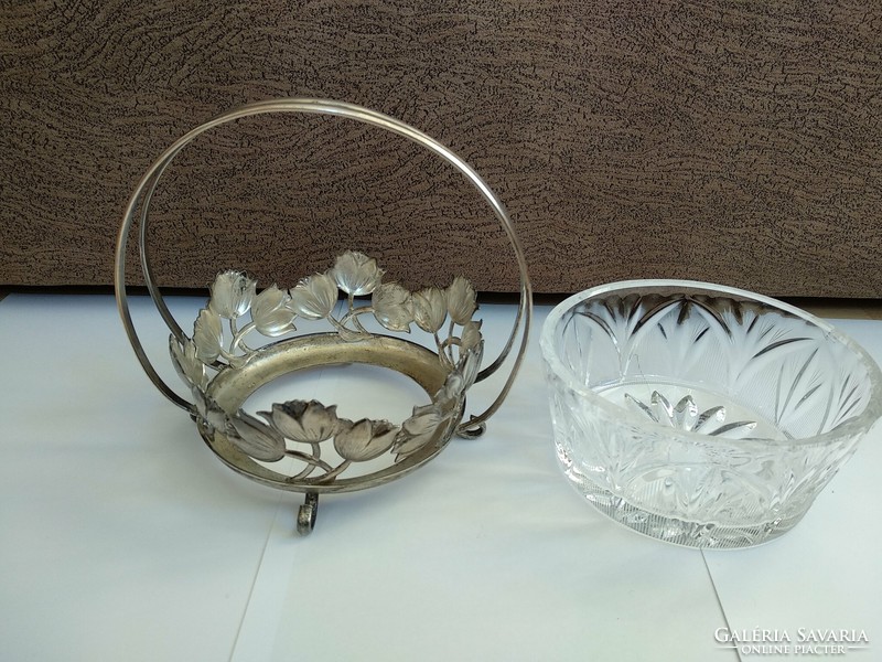 Tulip pattern offering with crystal glass insert