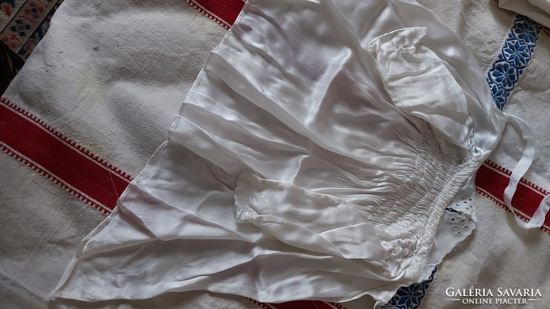 Antik baba ruha szett régi selyem madeira csipkés újszülött kelengye keresztelőre  főkötő + ruha