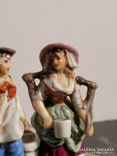 Antik porcelán figurapár8,5cm Férfi Nő figura pár tejeskannával vödörrel