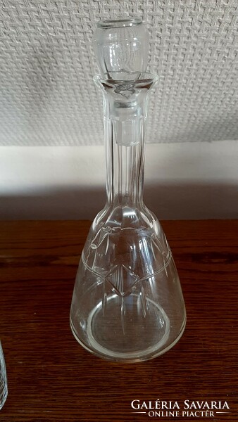 4953 - Old wine bottle with 4 glasses (engraved)