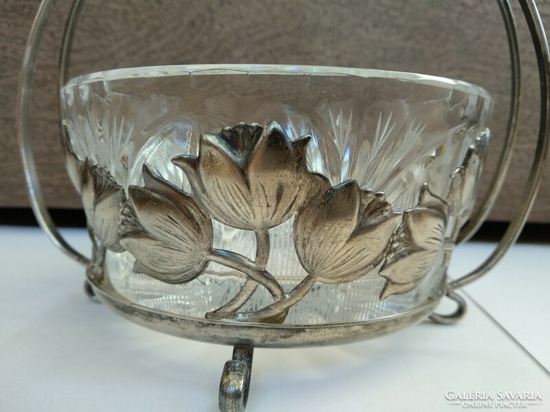 Tulip pattern offering with crystal glass insert