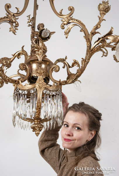 Aranyozott bronz csillár angyal figurával kristályfüggőkkel