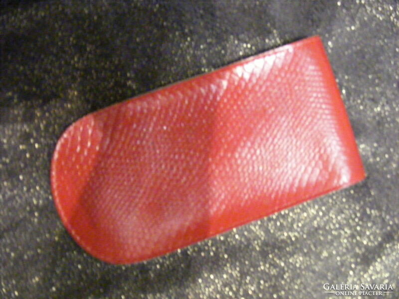 Retro red-black leather, new. Glasses holder, case, pen holder
