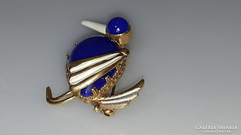 Bijouterie briss badge with blue spinel stone + gilding.