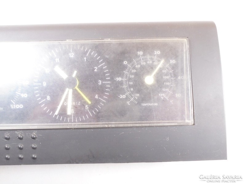 Retro old clock quartz humidity meter thermometer - approx. It has been operating since the 1990s