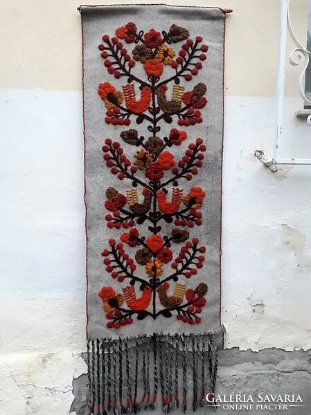 Embroidered wall decoration / folk motif