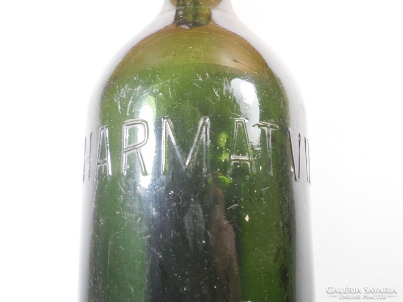 Antik régi csatos üveg palack Harmatvíz felirattal Magyarország királyi koronás címerrel