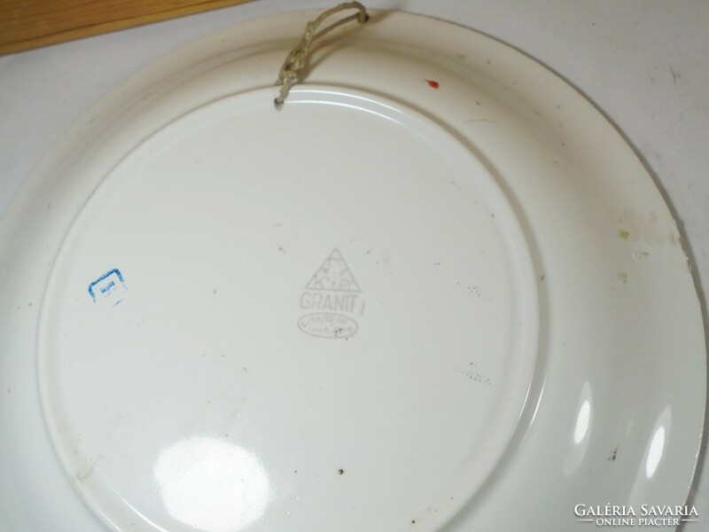 Retro régi kézzel festett akasztható fali tányér  tál 2 db - GRÁNIT Kispest CS.K.GY - 24,3 cm átmérő