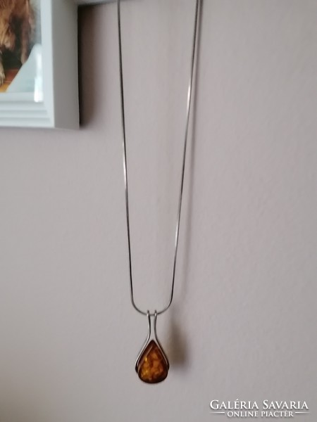 Silver pendant with amber and silver chain 925