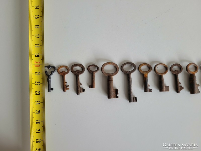 Old 13 small iron keys, small tubular metal keys
