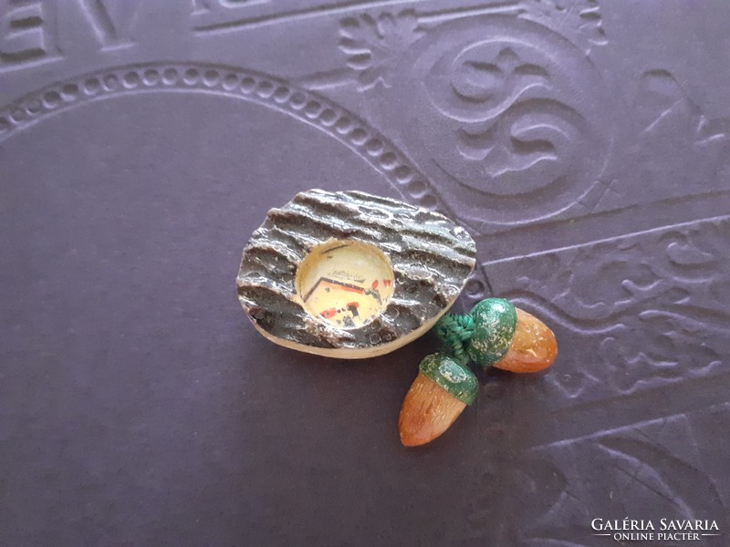 Retro acorn brooch pin