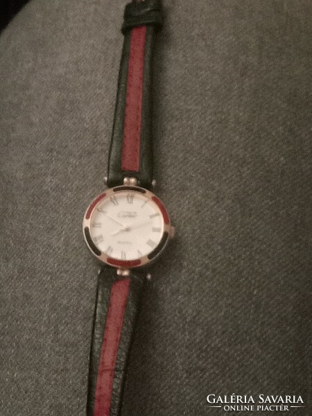 Gyönyörű vintage Must de Cartier replika női karóra