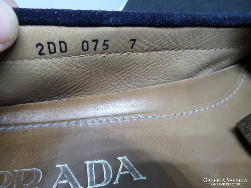 Prada (eredeti) unisex 41 -es BTH: 26,5 cm luxus bőrcipő