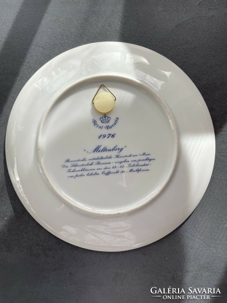 Beautiful collector's Christmas wall plate from 1976 - royal bavaria
