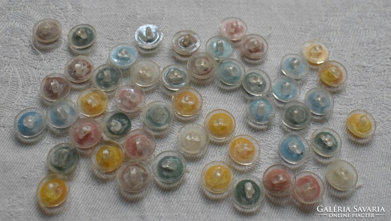 48 retro colored plastic buttons. 1 Cm
