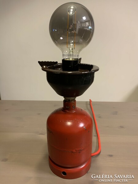Gas bottle, camping bottle, lamp, table lamp