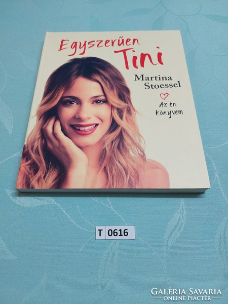 T0616 Martina Stoessel Egyszerűen tini