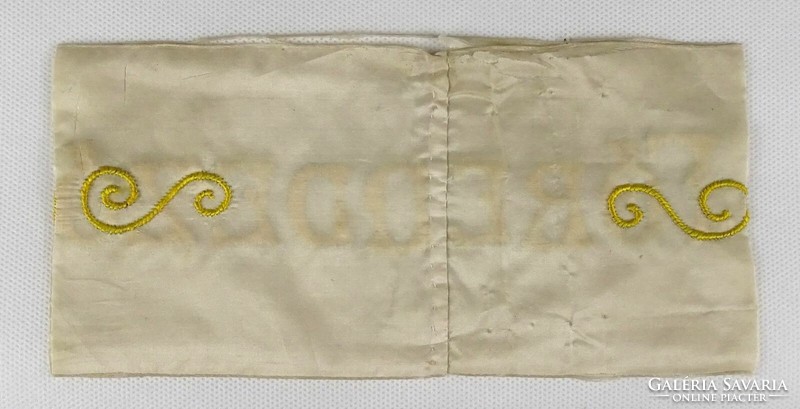 1L680 old embroidered silk director armband