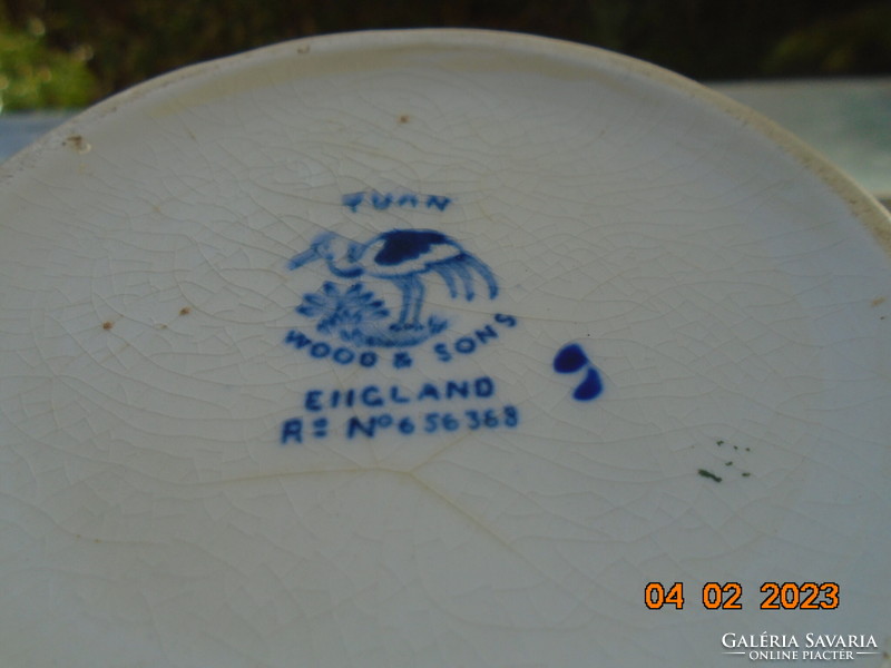 1916  Keleti kék-fehér pávás, lombos,fedeles számozott kancsó a Woods&Sons cégtől YUAN mintával