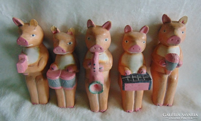 Old wooden pig band