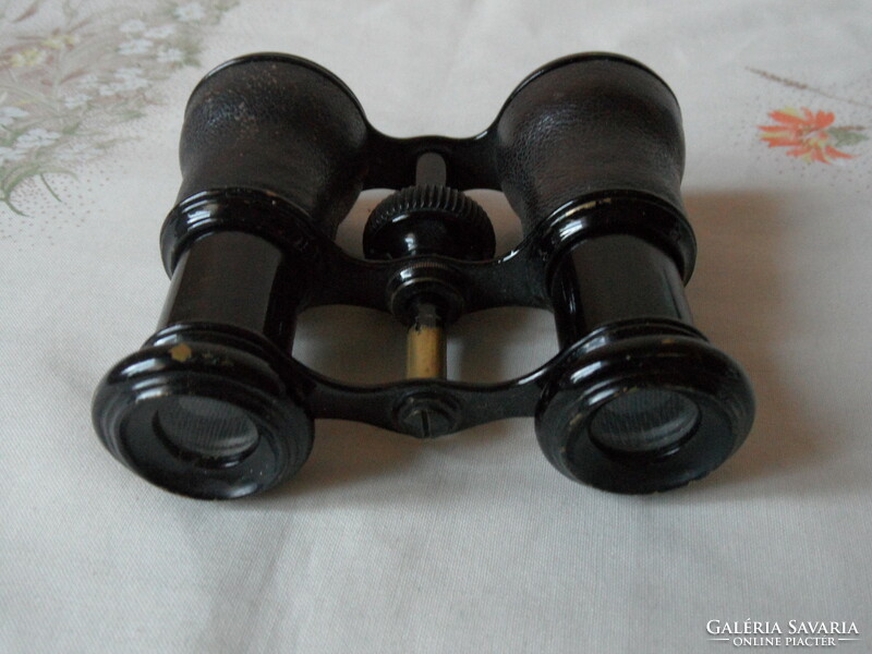 Old leather-covered theater glasses, kukker