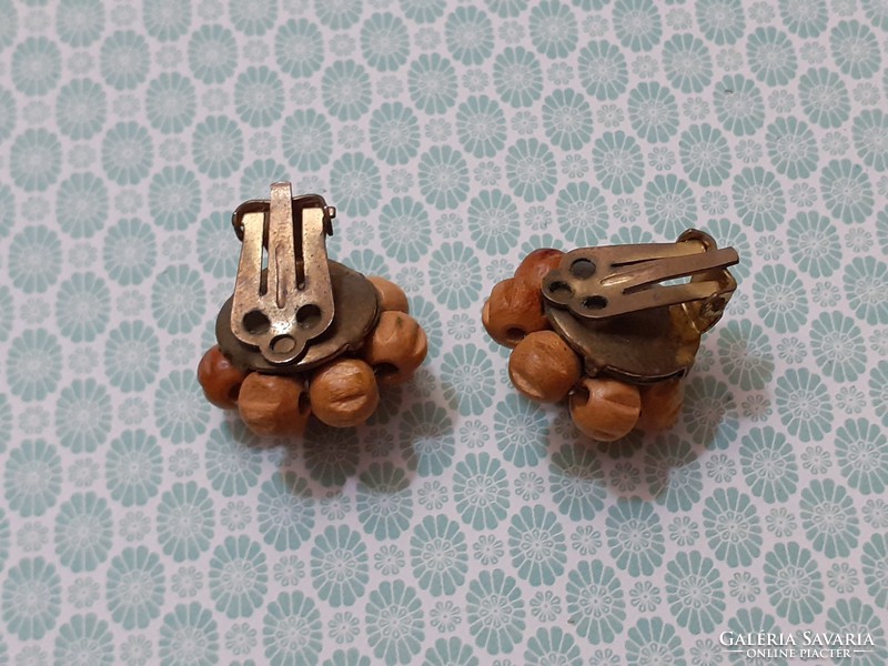 Retro earrings with wooden ear clips
