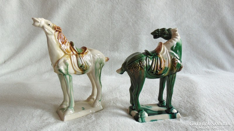 Kínai Tang stílusú hárommázas régi kerámia ló szobrok párban