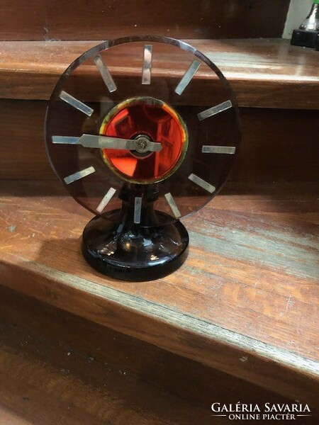 Table induction vintage clock, height 30 cm, coil in need of repair. Made of glass.