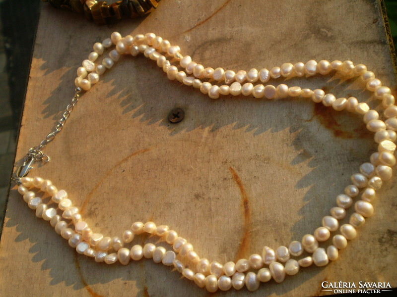 Reduced price, off-white 2-row necklace with cultured pearls